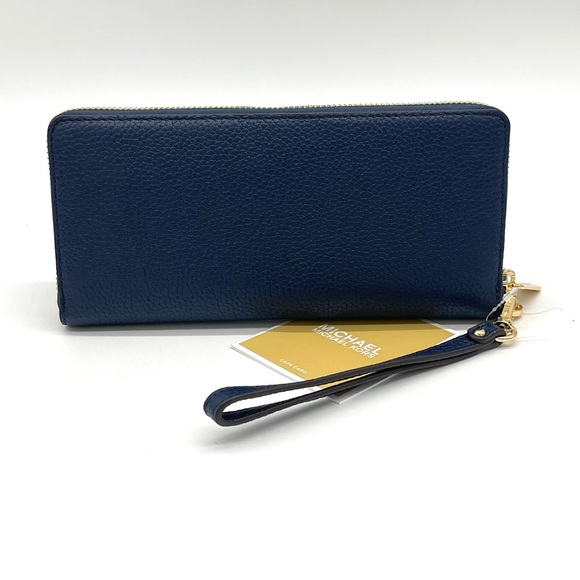 Michael Kors Large Continental Wallet Wristlet - Picture 3 of 6